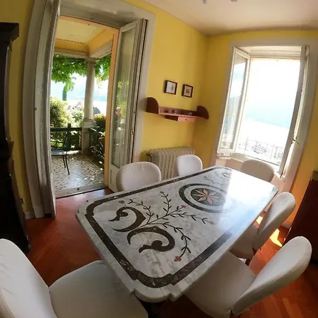 Reginella Apartman Varenna